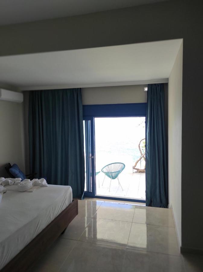 Sifis Place Lentas